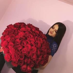 Meet your Posher, Raluca